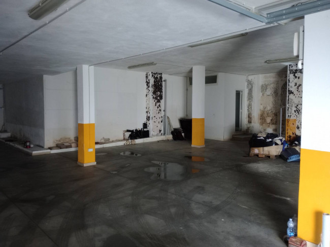 Magazzino in vendita a Pescara