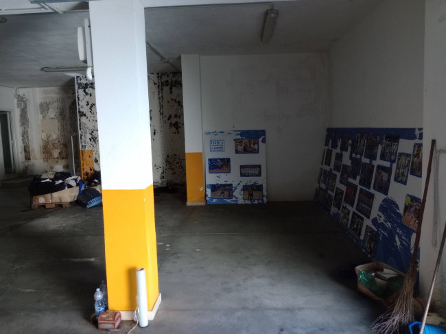 Magazzino in vendita a Pescara