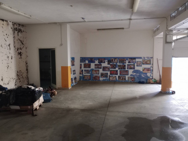 Magazzino in vendita a Pescara