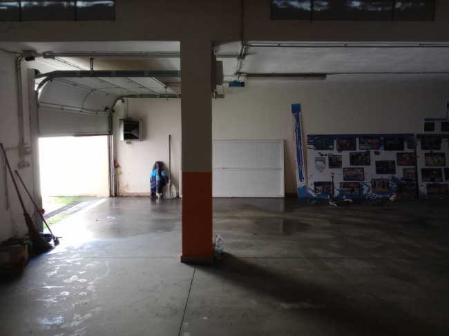 Magazzino in vendita a Pescara