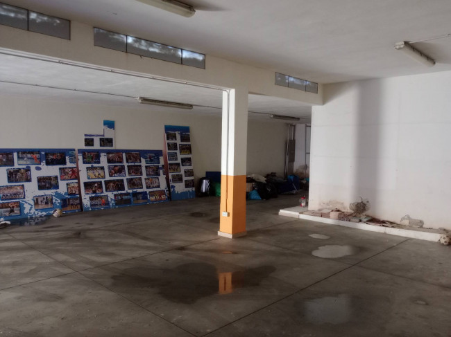 Magazzino in vendita a Pescara