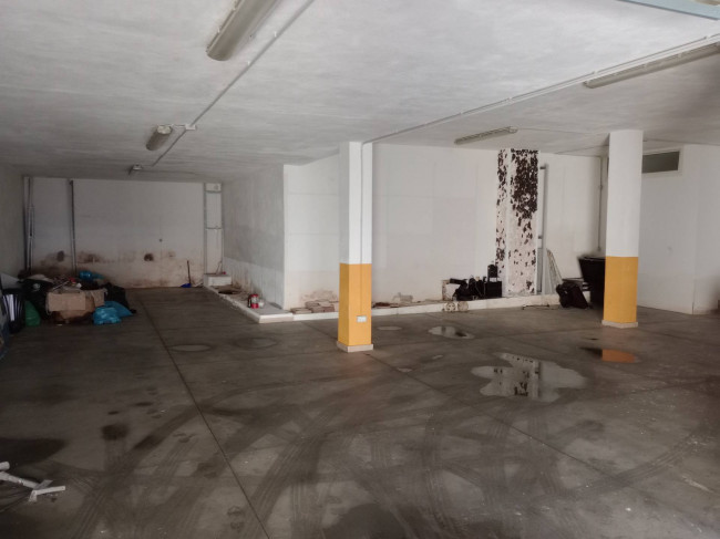 Magazzino in vendita a Pescara