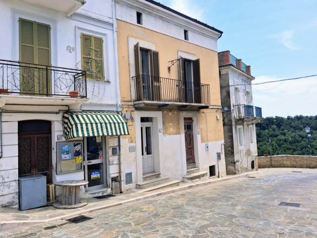 Casa semindipendente in vendita a Ari