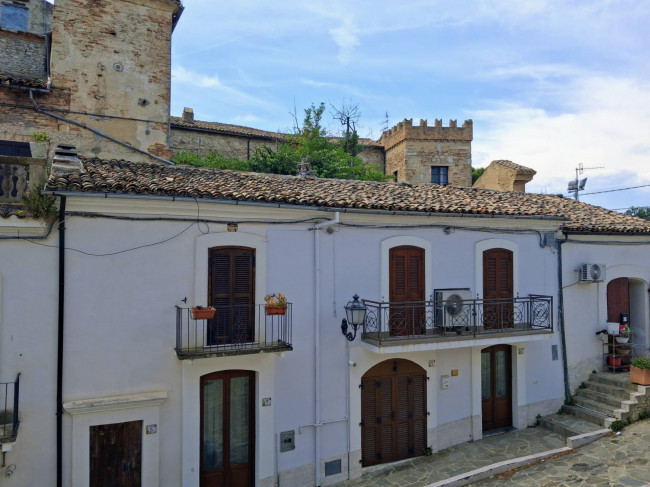 Casa semindipendente in vendita a Ari