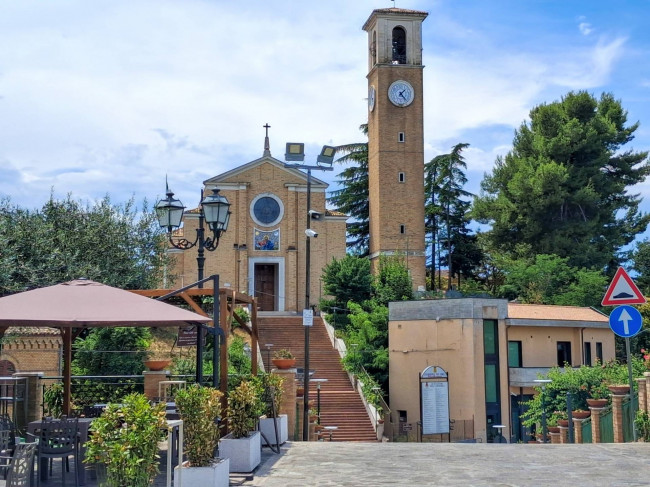 Casa semindipendente in vendita a Ari