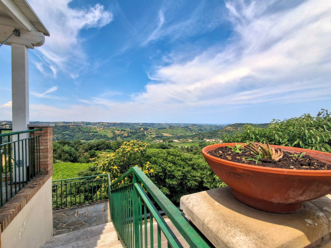 Casa semindipendente in vendita a Ari
