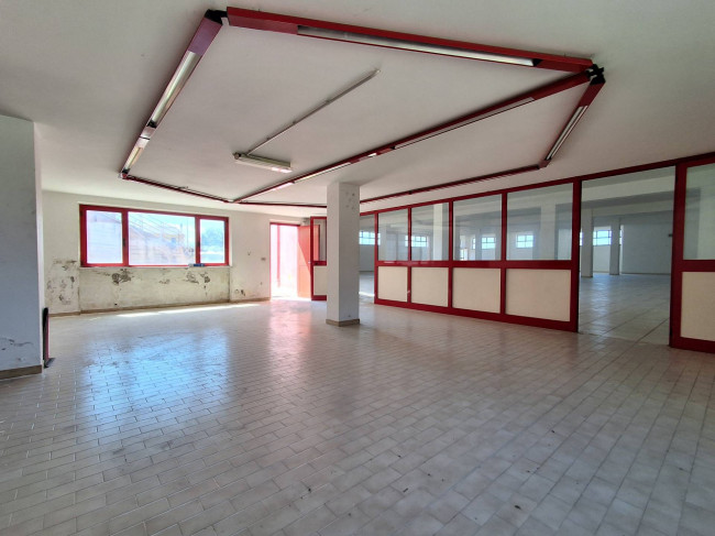 Locale commerciale in vendita a Chieti