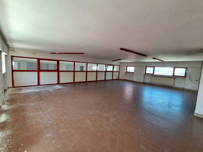 Locale commerciale in vendita a Chieti
