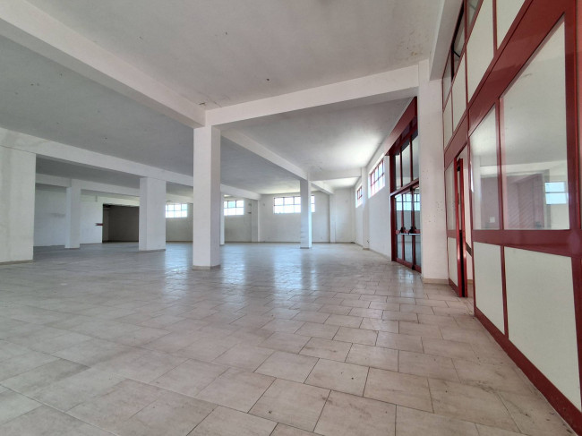 Locale commerciale in vendita a Chieti