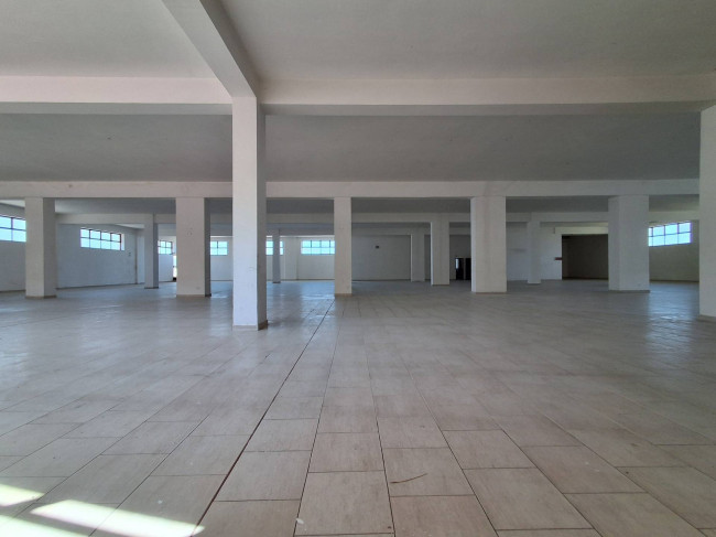 Locale commerciale in vendita a Chieti