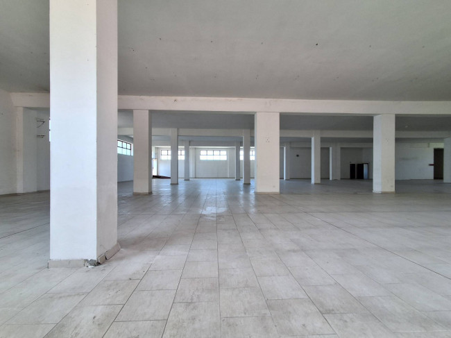 Locale commerciale in vendita a Chieti