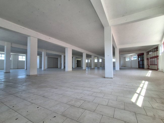 Locale commerciale in vendita a Chieti