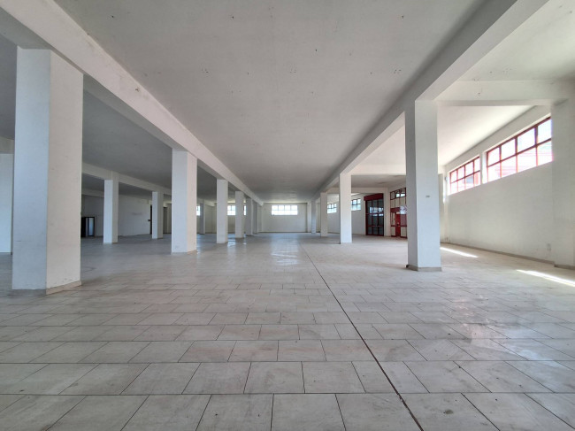 Locale commerciale in vendita a Chieti