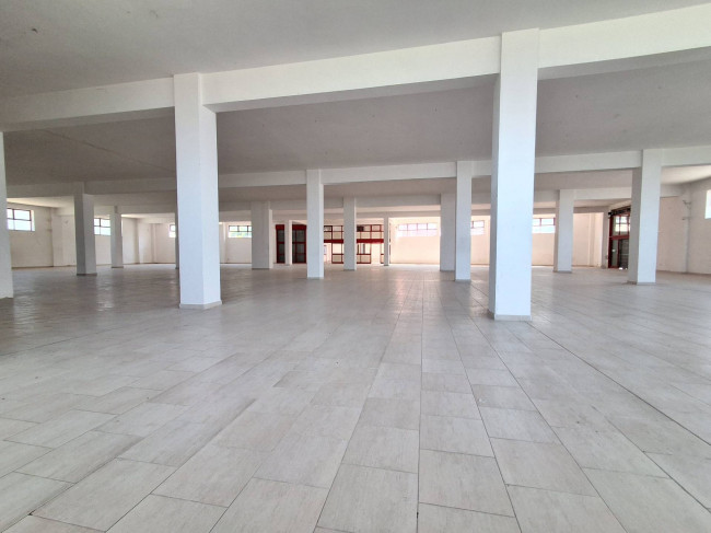 Locale commerciale in vendita a Chieti