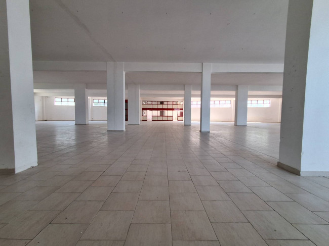Locale commerciale in vendita a Chieti