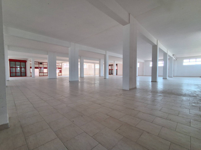Locale commerciale in vendita a Chieti