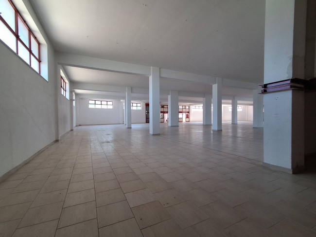 Locale commerciale in vendita a Chieti