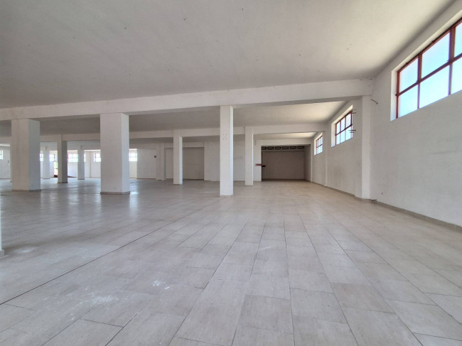 Locale commerciale in vendita a Chieti