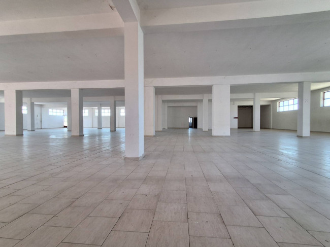 Locale commerciale in vendita a Chieti