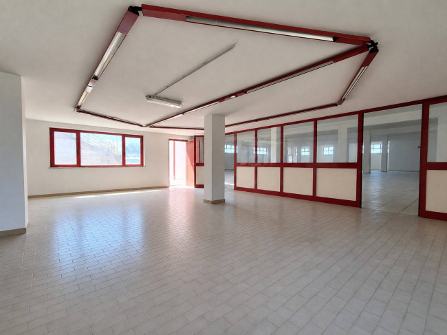 Locale commerciale in vendita a Chieti