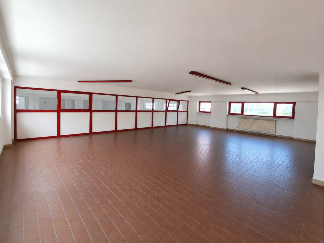 Locale commerciale in vendita a Chieti