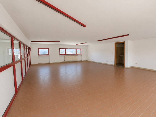 Locale commerciale in vendita a Chieti
