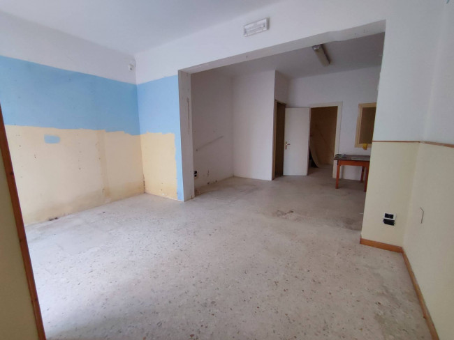 Locale commerciale in vendita a Alezio