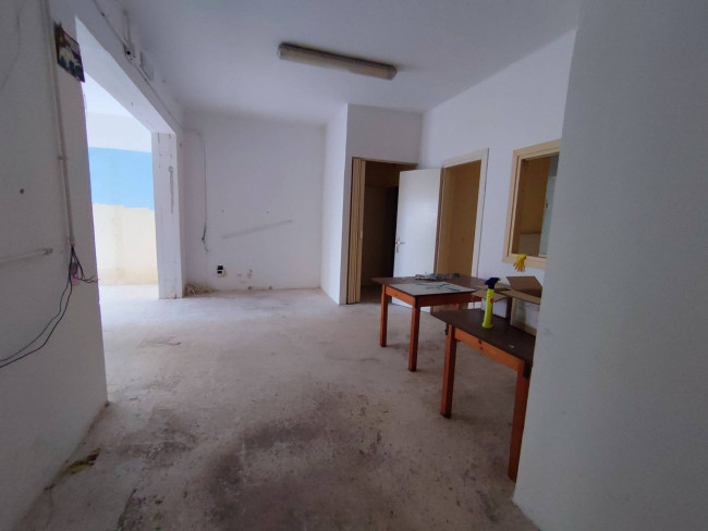 Locale commerciale in vendita a Alezio