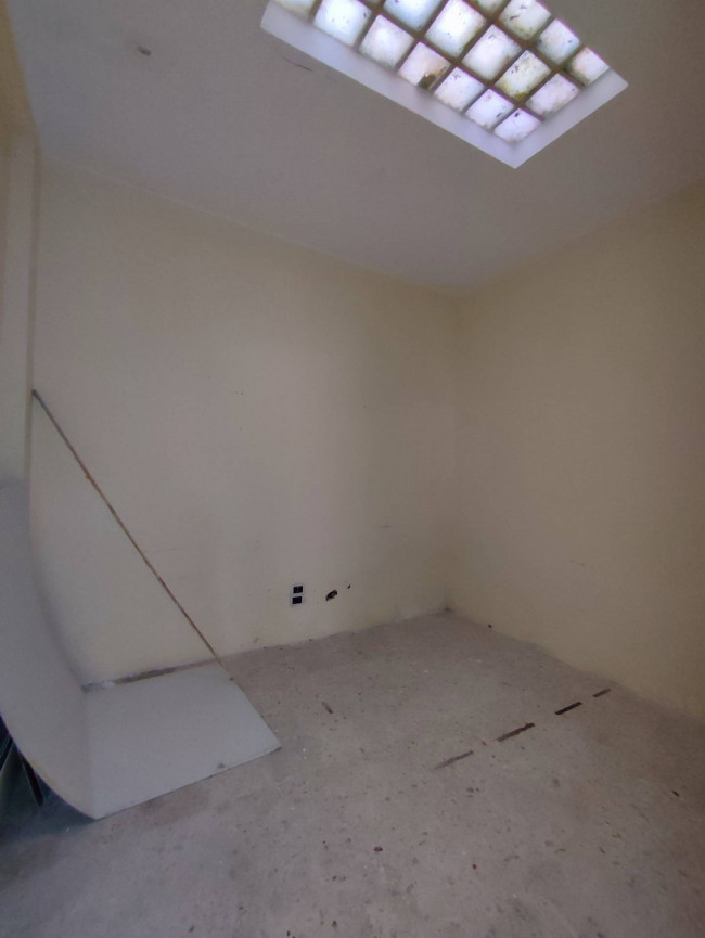 Locale commerciale in vendita a Alezio