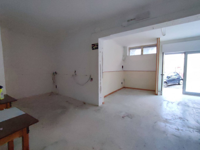 Locale commerciale in vendita a Alezio