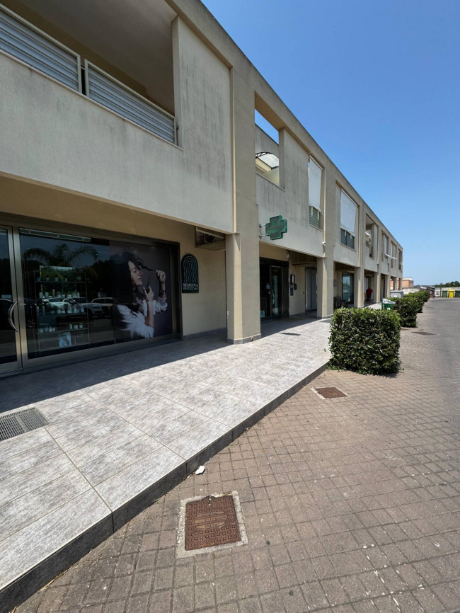 Attività commerciale in vendita a Alezio