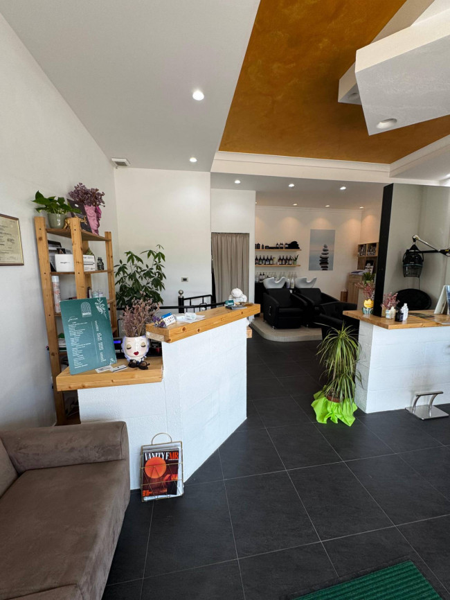 Attività commerciale in vendita a Alezio