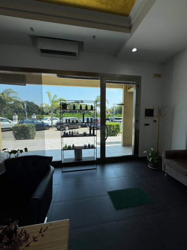 Attività commerciale in vendita a Alezio