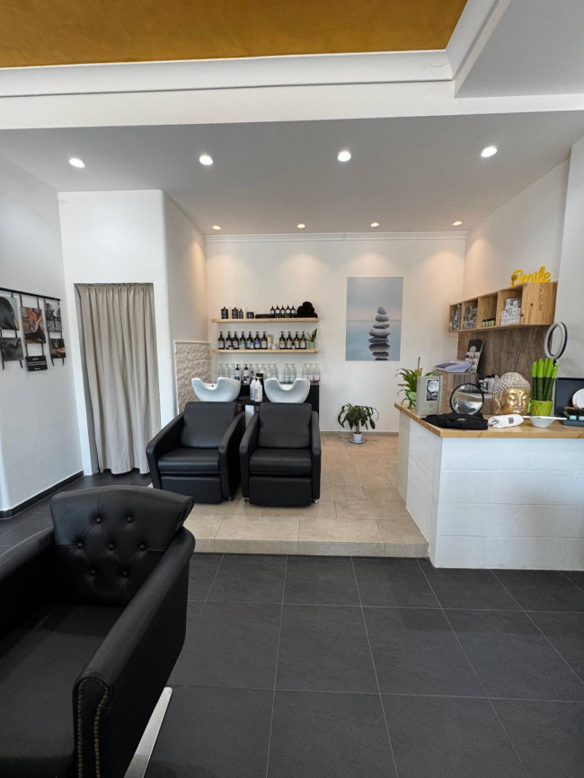 Attività commerciale in vendita a Alezio