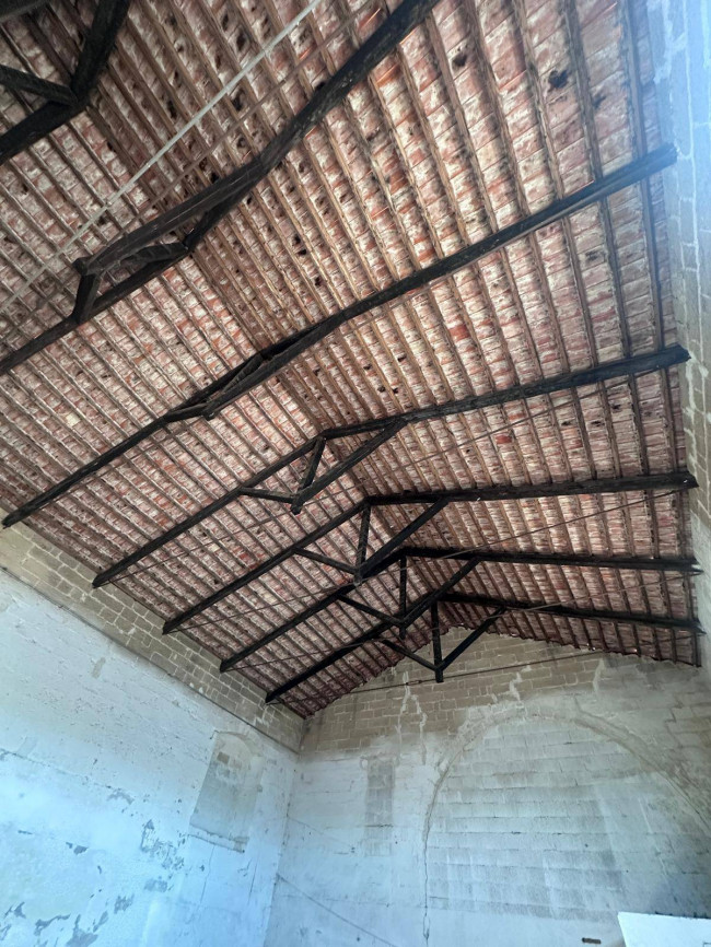 Locale commerciale in vendita a Sannicola