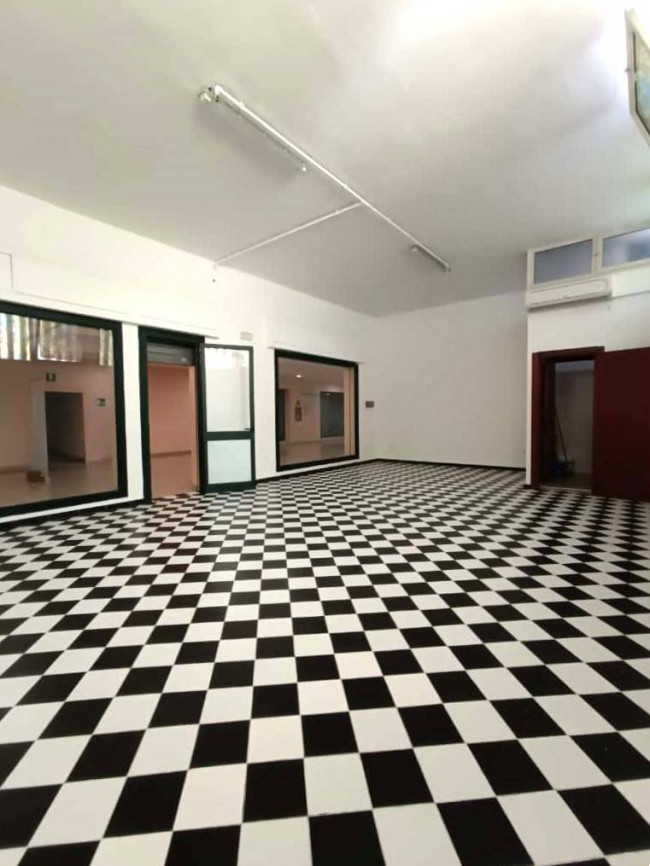 Locale commerciale in vendita a Gallipoli