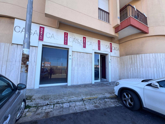 Locale commerciale in vendita a Gallipoli