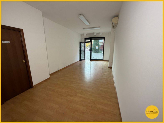 Locale commerciale in affitto a Molinella