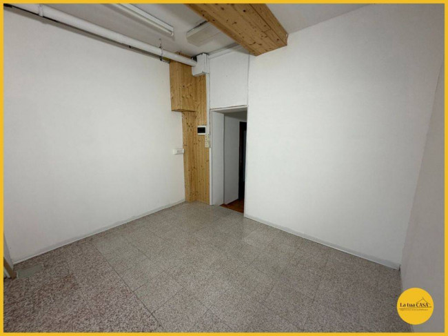 Locale commerciale in affitto a Molinella