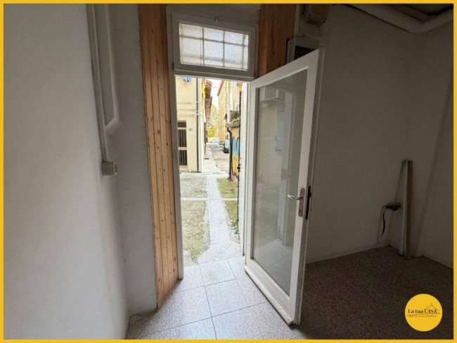 Locale commerciale in affitto a Molinella