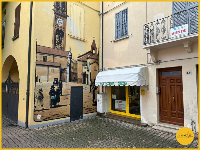 Locale commerciale in vendita a Molinella