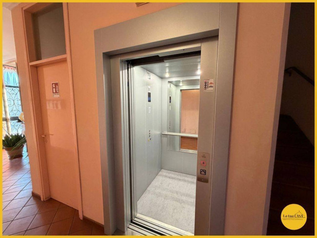 Locale commerciale in affitto a Molinella