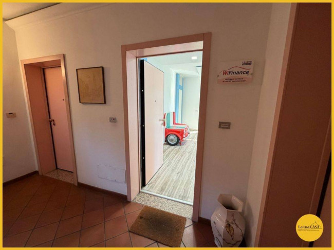 Locale commerciale in affitto a Molinella