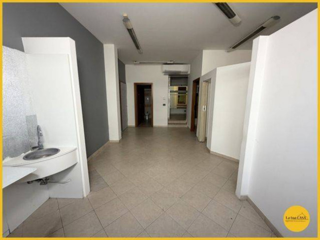 commerciale in affitto a Molinella