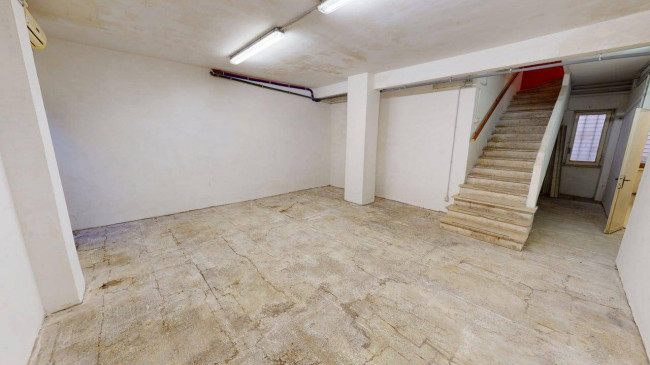 Locale commerciale in vendita a Roma