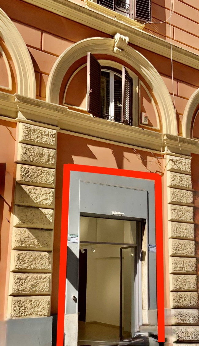 Locale commerciale in vendita a Roma