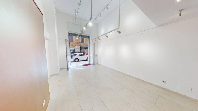 Locale commerciale in vendita a Roma