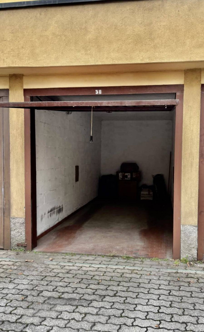Box o garage in vendita a Milano