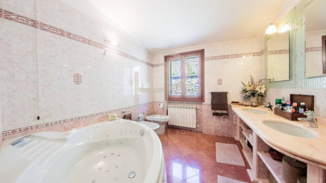 Villa in vendita a Imperia