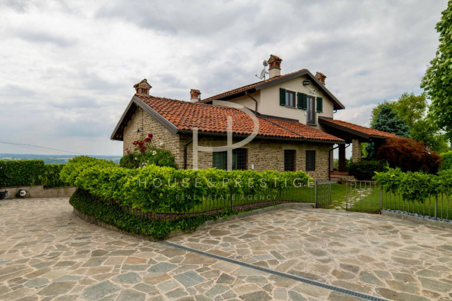 Villa in vendita a Cherasco